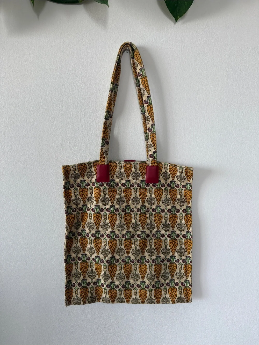 Gucci Canvas Patterned Tote Bag in Mustard and Red